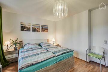 Fantastisches 2 Zimmer Apartment mit Balkonterasse, sehr zentral, neu eingerichtet.