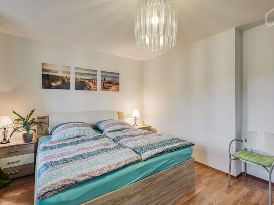 Fantastisches 2 Zimmer Apartment mit Balkonterasse, sehr zentral, neu eingerichtet.