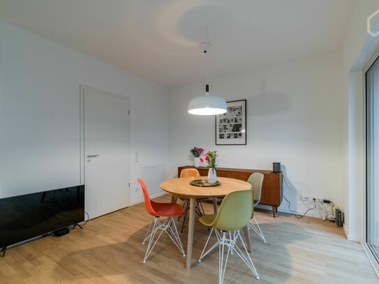 Moderne, komplett eingerichtete, barrierefreie 3-Zimmer-Wohnung im Prenzlauer Berg mit Terrasse und kleinem Garten, 10…