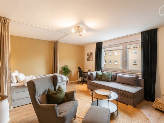 Modern apartment, freshly renovated with sunny balcony centrally located in Cologne-Gremberg