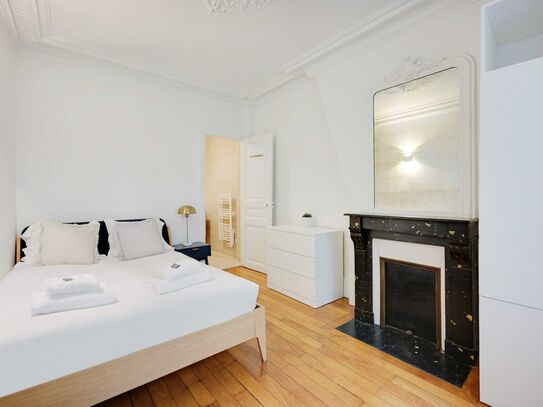 Cozy 32m² Apartment in 17th Arrondissement with Easy Access to Public Transport and Local Charm