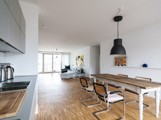 Berlin-Mitte: Luxurious loft with 3 bedrooms and two balconies nearby Oranienstraße