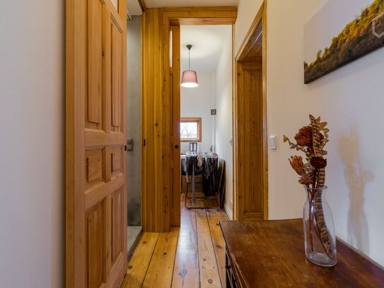 Schöneberg: bright, cozy apartment with loggia, view of Berlin and communal roof terrace