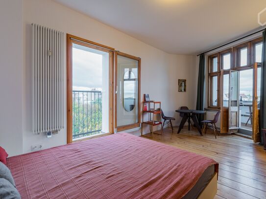 Schöneberg: Helle gemütliche Wohnung mit Loggia, Weitblick über Berlin und Gemeinschaftsdachterrasse