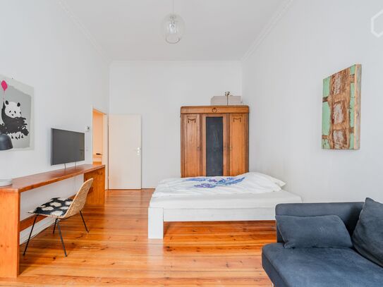 Möbliertes Altbau-Apartement am Kollwitzplatz 4 min. bis zum Alex
