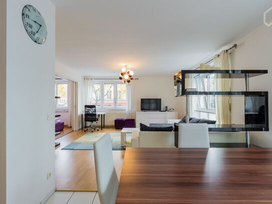 Bright fully furnished 2-rooms flat in Mitte, near Hauptbahnhof, by Torstr/Friedrichstr.