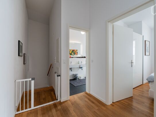 Beautiful family apartment in the peaceful neighborhood of Weißensee.