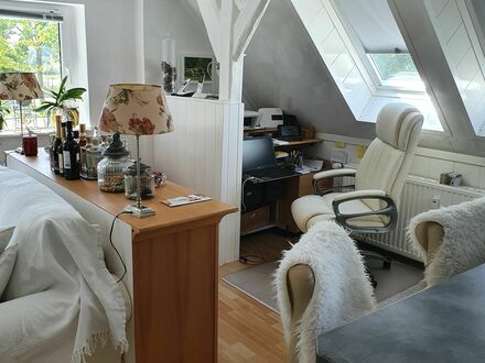 Freundliche 2 Zimmer Wohnung mit großem, sonnigen Balkon in Bremen | Comfortable 2 room apartment with a large, sunny b…