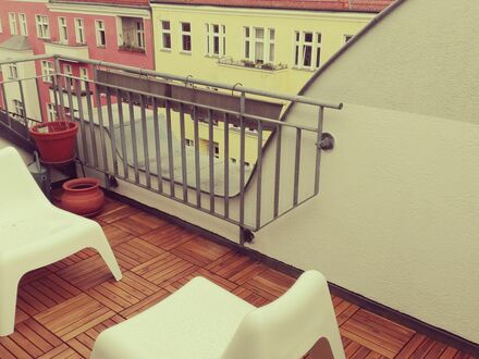 Dachgeschosswohnung mit 10 m² Dachterrasse | Rooftop studio 10m² with terrass