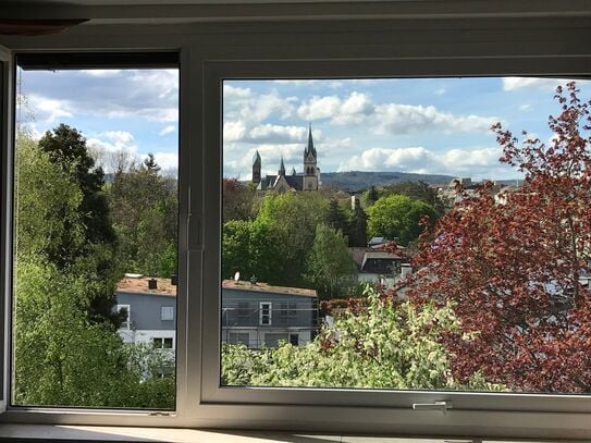 Stilvolle 2 Zi. Wohnung, zentral in Bad Homburg vor der Höhe