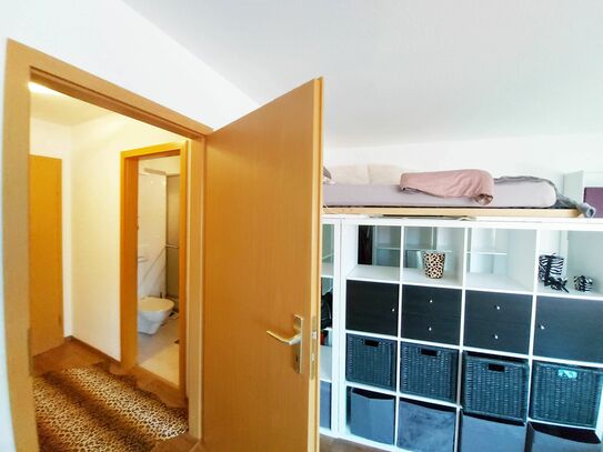 Attraktive 1-Zimmer-Wohnung mit Balkon und Einbauküche in Glauchau