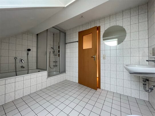 herrliche 3-Raumwohnung mit neuer Einbauküche in Meißen-Zaschendorf