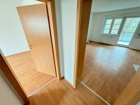 Dreiraumwohnung mit großem Balkon und Fahrstuhl in ruhiger und zentraler Innenstadtlage – Thomas Warnke Immobilien & Ha…