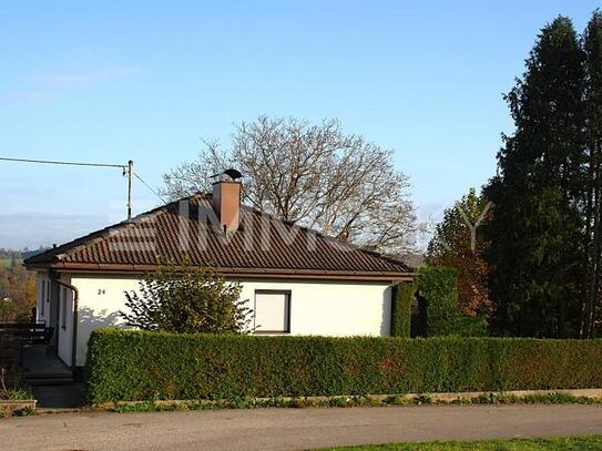 Entzückender Bungalow in toller Lage- samt Garten, Keller und Garage