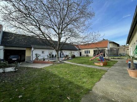 Weinviertler Bauernhaus mit uneinsichtigem Hofgarten!