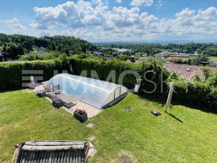 Reichlich Platz in ruhiger Lage mit Pool und Fernsicht