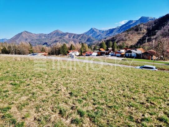 Der perfekte Ort für Ihr Traumhaus - Ruhelage mit herrlichem Ausblick!