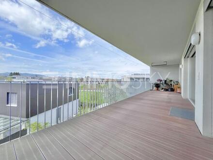 Riesenterrasse mit Garage und Lift