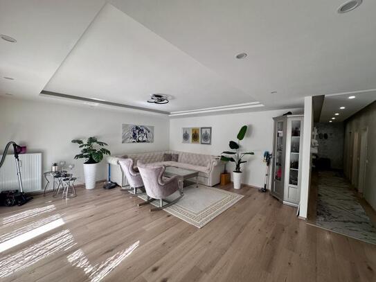 Parkplatz - zentrale Lage - Südbalkon