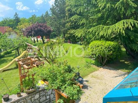 Hochwertiges Schmuckstück mit herrlichen Garten und Innenpool