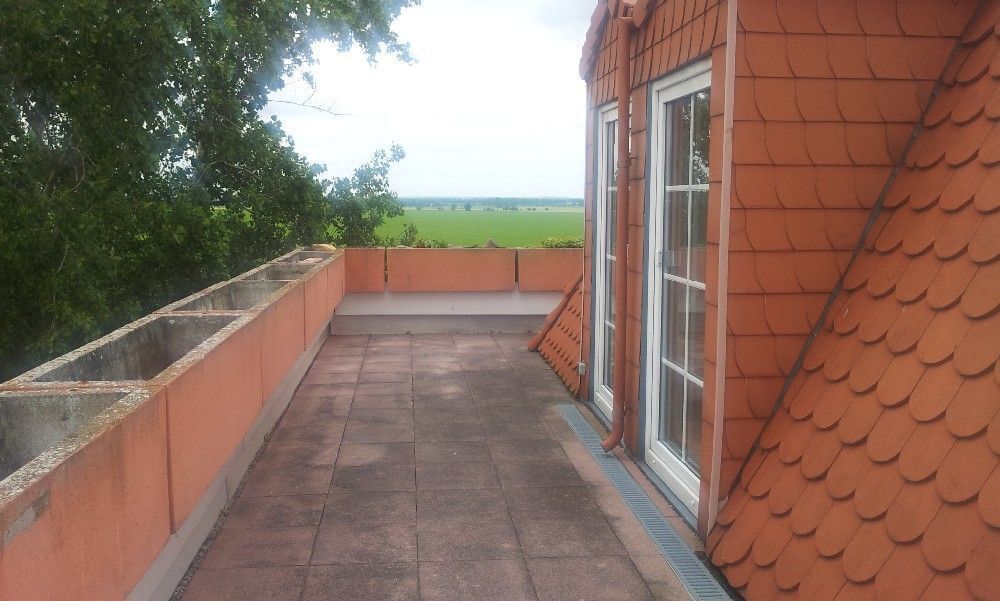 Schicke Penthousewohnung mt Terrasse um die ganze Wohnung! Wohnen im Grünen, ruhig gelegen!