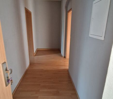 große, helle 2-raumwohnung