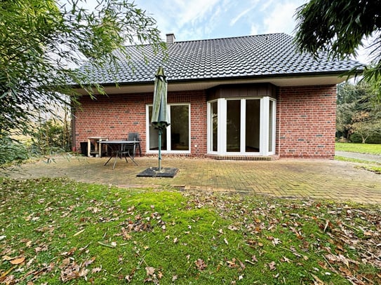 Gepflegtes Einfamilienhaus in idyllischer naturnaher Lage von Bollingen