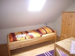 Attic apartment with kitchenette and bathroom for 1 person in Altenessen