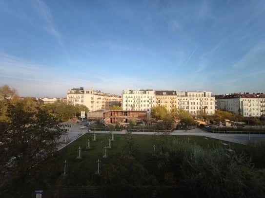 moderne 3-zimmer-wohnung mit einbauküche und gr. balkon direkt am mauerpark!!