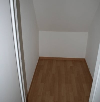 ++ schöne 2-Zimmer-Dachwohnung in ruhiger Wohnlage ++