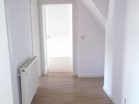 FAMILIEN aufgepasst +++ 4-Zimmer-Wohnung mit BALKON und Einbauküche zu vermieten!