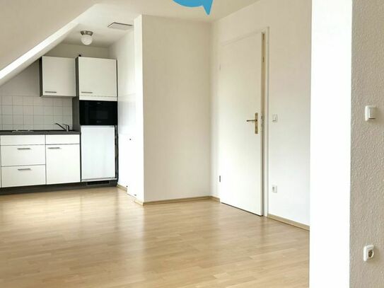 Mietwohnung • 1 Raumwohnung • Einbauküche • offenes Wohnzimmer • Schloßchemnitz • im Dachgeschoss	ID: 2942