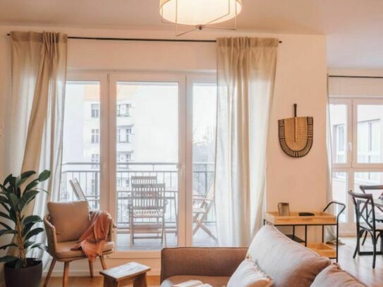 Elegant 2-bedroom apartment near Frankfurter Allee metro station