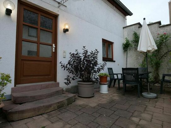 ☆ Entire half-timbered house in exclusive old town up to 6 persons ✔Netflix✔CoffeeBar (15 min KA City | 10 min KIT Nort…