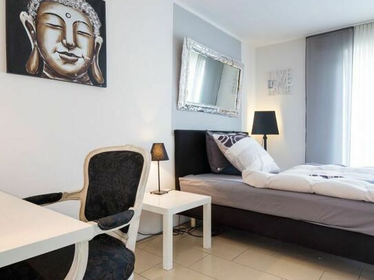 bright, upscale, open modern apartment in Oberkassel