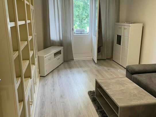 FIRST OCCUPANCY AFTER RENOVATION! FURNISHED QUIET 2 ROOM APARTMENT IN BERLIN SCHMARGENDORF WITH BALCONY