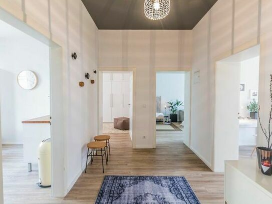 * Furnished designer 3 room apartment in the trendy district of Unterbilk *