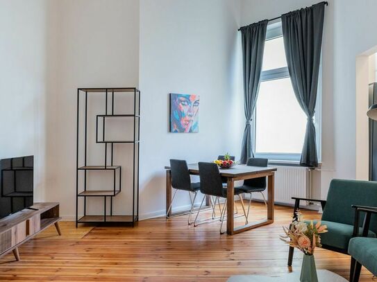 Beautiful old building apartment in the heart of Kreuzberg