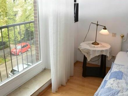 Elegant 2-room-flat on 2nd floor with lift, garage, close to university and Nordstadt Hospital