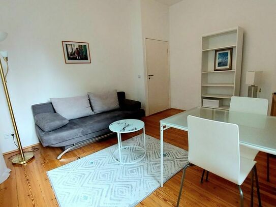 Very sunny and cosy apartment with balcony to green area, near FU and S1 Sundgauer Str.Station, Berlin - Amsterdam Apar…