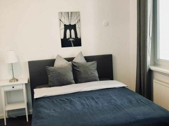 Pleasant single bedroom with TV in Bornheim/Ostend