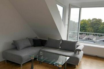 Modern Top Floor 1 Bedroom Apartment in Kiel, Central & Furnished