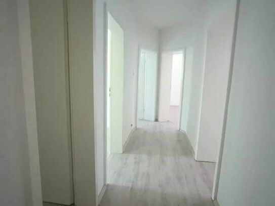 Gelsenkirchen-Ückendorf, 3 Zimmer-Wohnung mit Wannenbad im Erdgeschoss ab Juni zu mieten !!