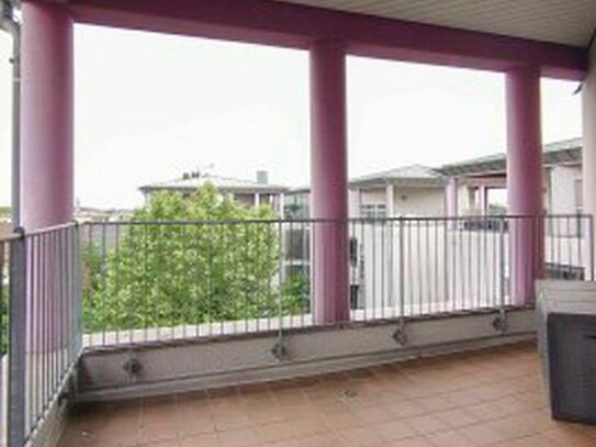 Obertshausen: Exclusive 1-bedroom penthouse apartment with 4 balconies