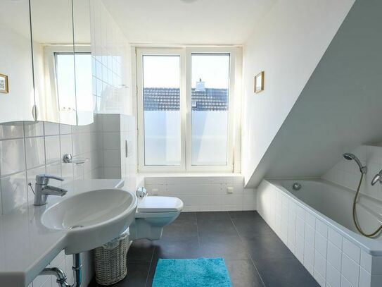 Quiet and bright maisonette apartment in central Ehrenfeld location