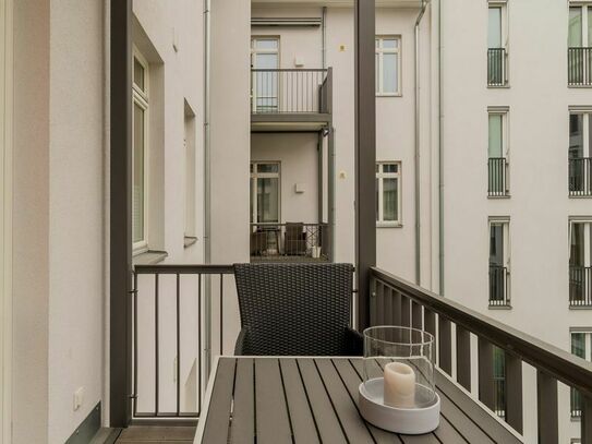 Bright apartment (Charlottenburg)