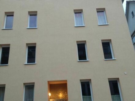 Sehr helle möblierte 1,5-Zimmer-Dachgeschosswohnung in Stuttgart - Bad Cannstatt
