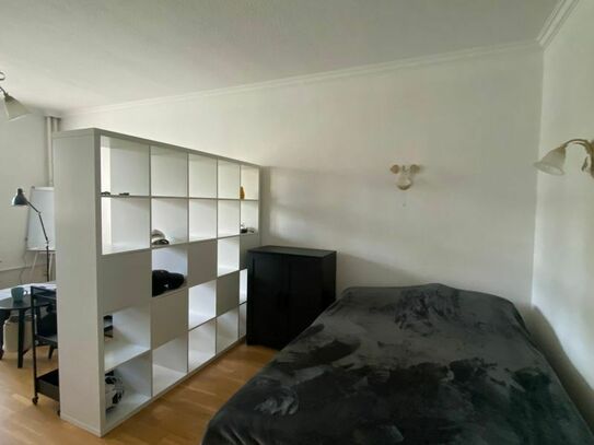 Gorgeous, fully-equipped, modern studio apartment near lake in Berlin
