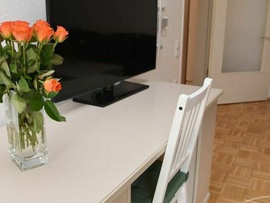GrossBuchholz-Heideviertel, Timelessly furnished, handicapped accessible apartment with terrace and small garden