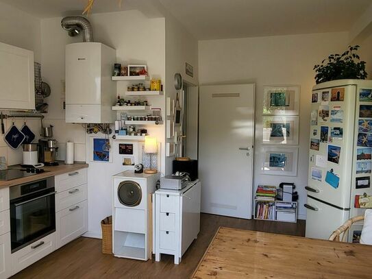 Cologne Sülz: Beautiful, bright and comfortable 60 sqm apartment with balcony for one person or a couple.